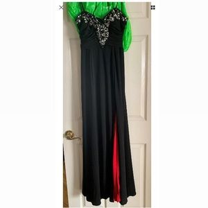 WINDSOR WOMANS LONG BLACK STRAPLESS DRESS